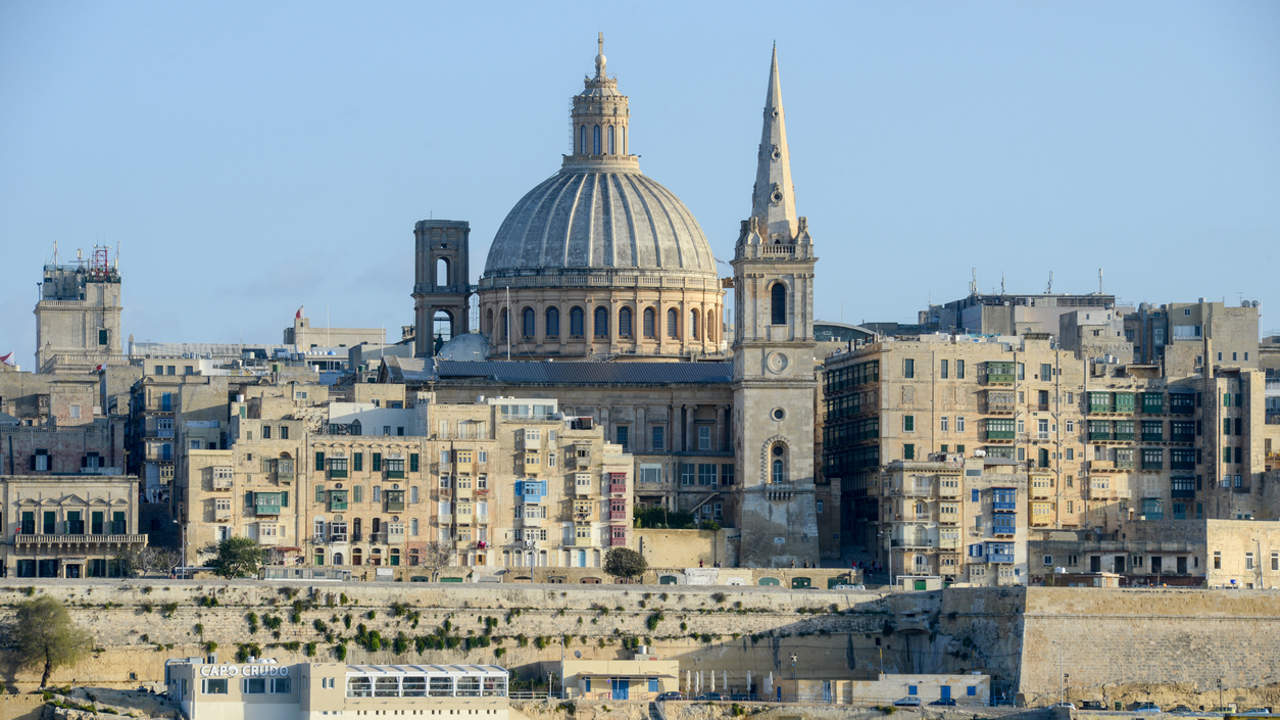 Perché l'inglese è una lingua ufficiale a Malta?