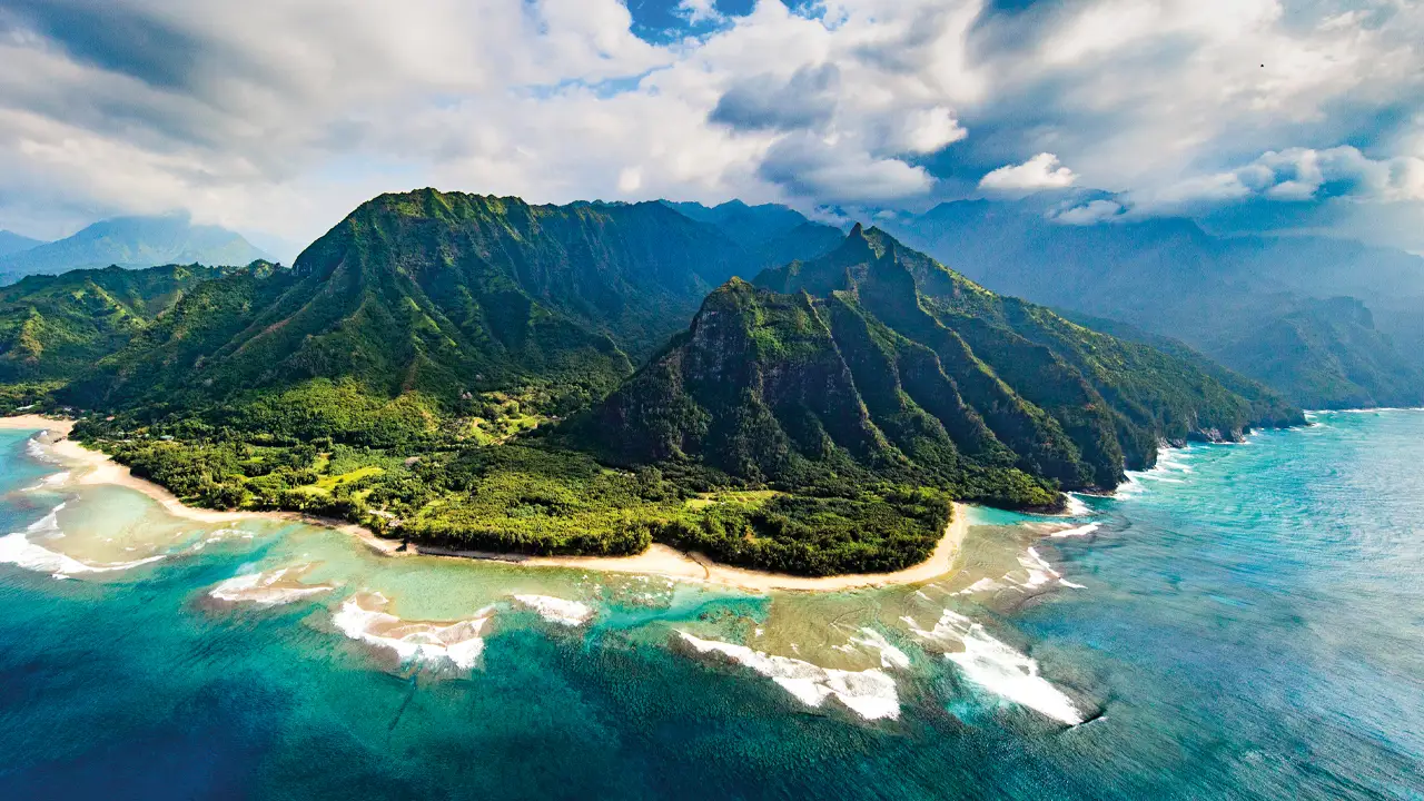 Hawaii: Wild, Green, Beautiful