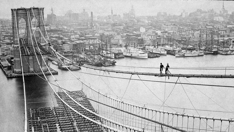 The Brooklyn Bridge construction