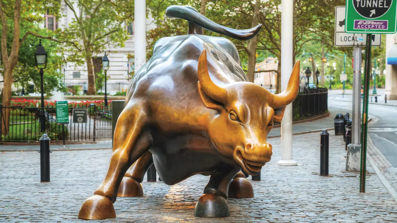 382 Wall Street Bull istock3