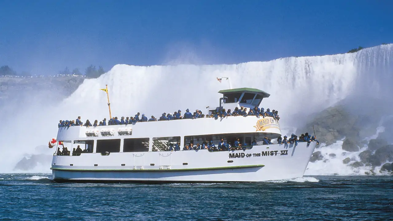 Want To See The Niagara Falls Up Close? Just Take A Boat!