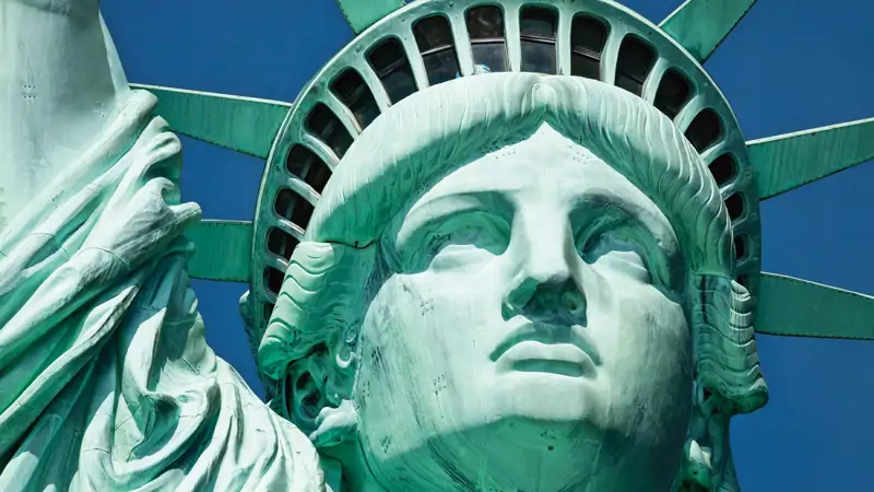 484 NYC on a Budget adobestock01