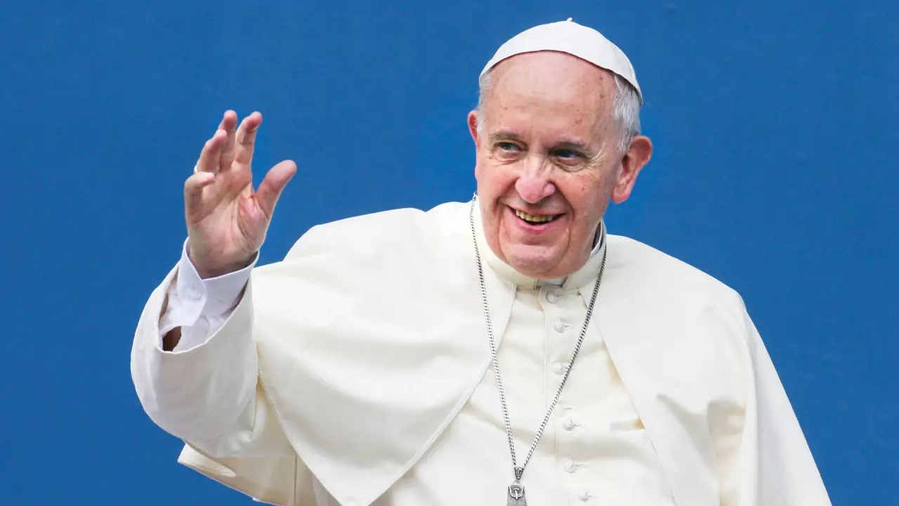  The New York Times: “An American Pope Emerges as a Potential Contrast to Trump”