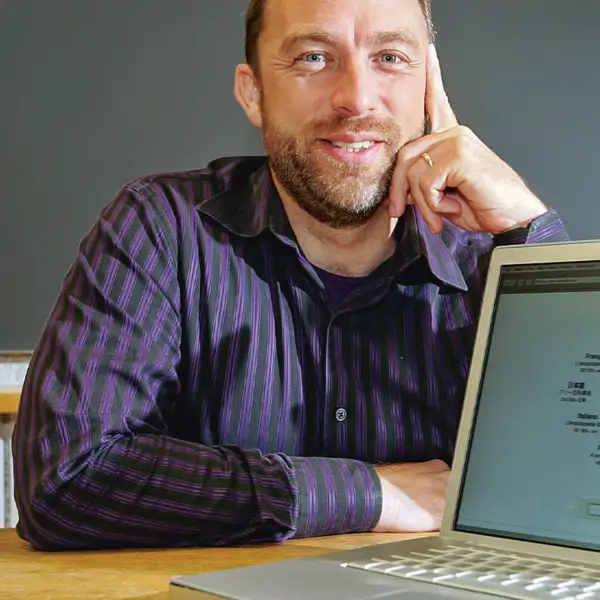 Wikipedia: The Knowledge Democracy